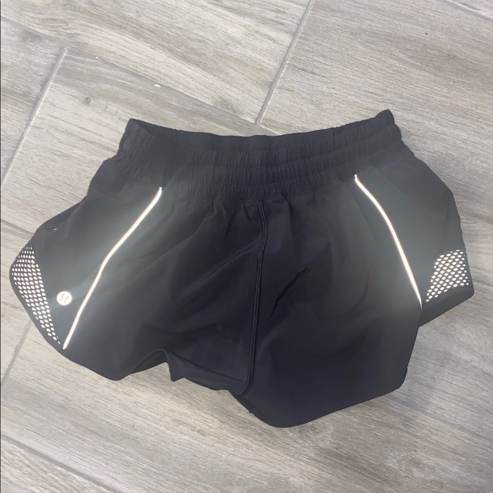 Lululemon Hotty hot reflector shorts 2.5 length